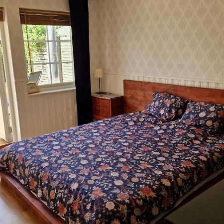 Bla Rummet - Rum Naera Bad Och Centrum - Saengklaeder & Handdukar Ingar Фер'єстаден Екстер'єр фото